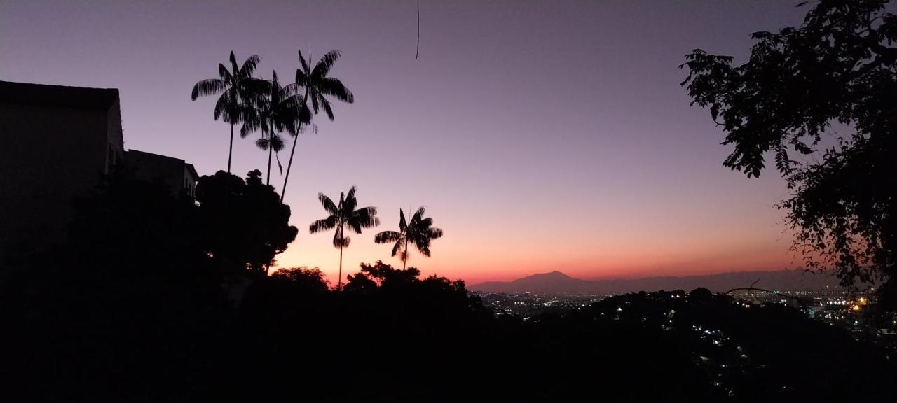 Acomodação com café da manhã  Santa Teresa Junto A Natureza